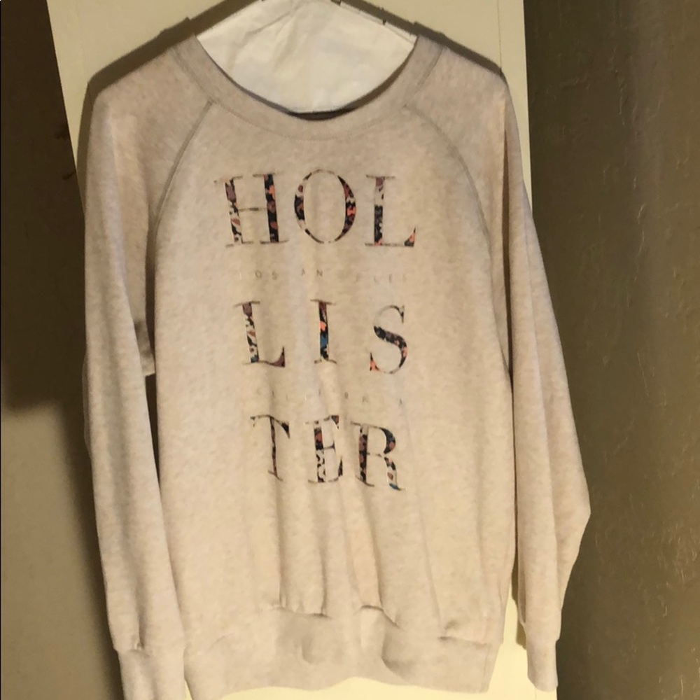 hollister crewneck